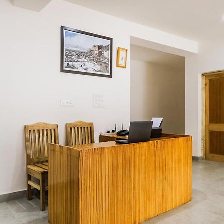 Oyo 72466 Hotel Yuvraj Shivpuri  Luaran gambar