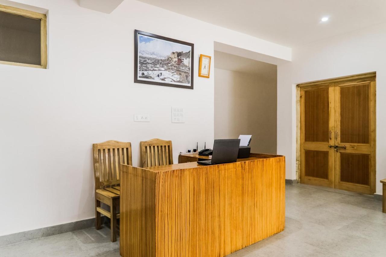 Oyo 72466 Hotel Yuvraj Shivpuri  Luaran gambar