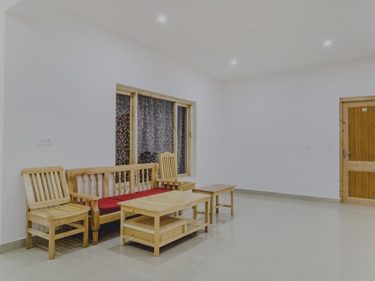 Oyo 72466 Hotel Yuvraj Shivpuri  Luaran gambar