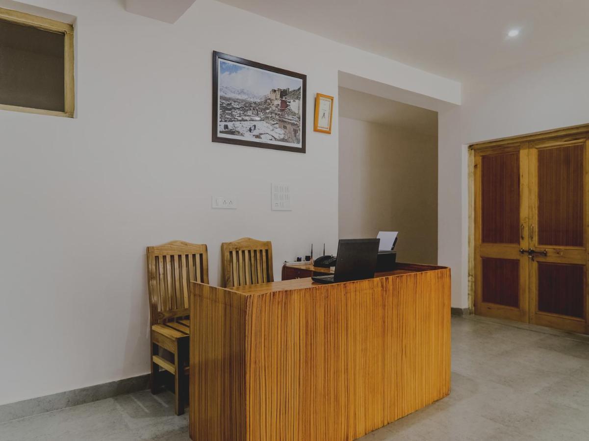 Oyo 72466 Hotel Yuvraj Shivpuri  Luaran gambar